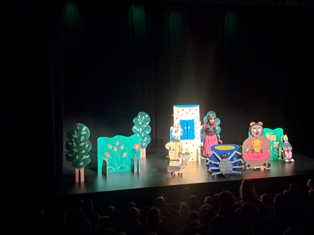 Mojca Pokrajculja 16